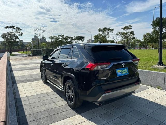 Toyota RAV4  第6張相片