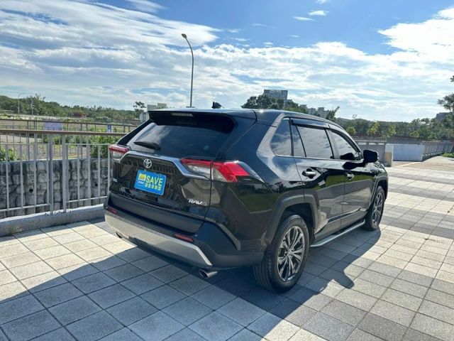Toyota RAV4  第7張相片