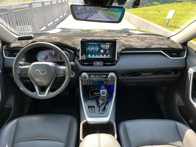 Toyota RAV4  第12張相片