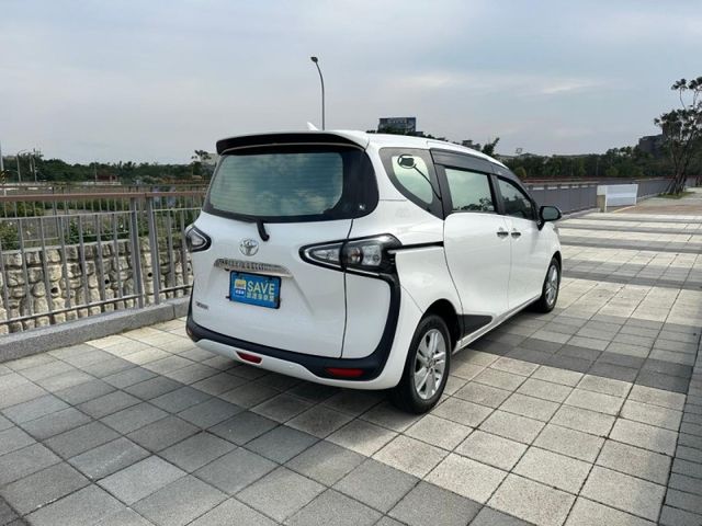 Toyota SIENTA  第7張相片