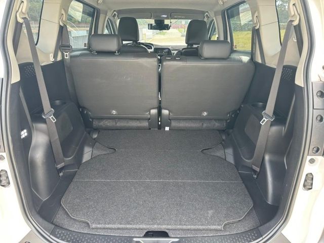 Toyota SIENTA  第8張相片