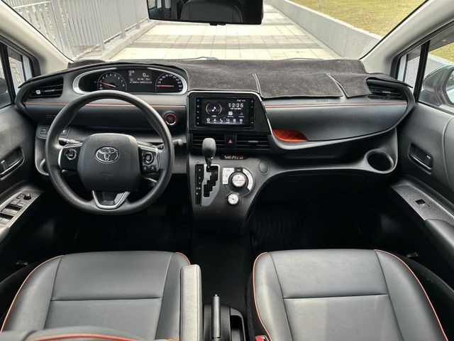 Toyota SIENTA  第13張相片