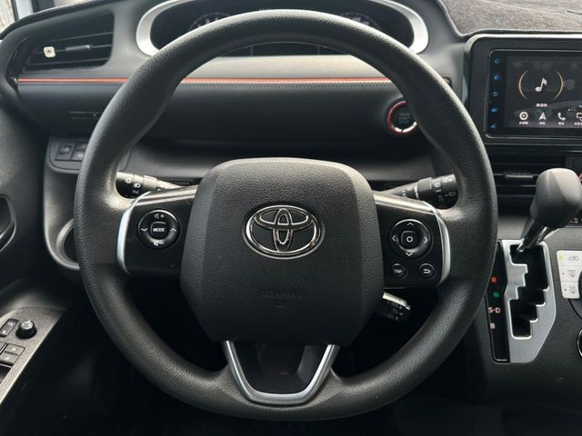 Toyota SIENTA  第14張相片
