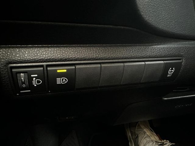 Toyota ALTIS  第13張相片