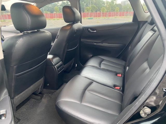 Nissan Tiida  第7張相片