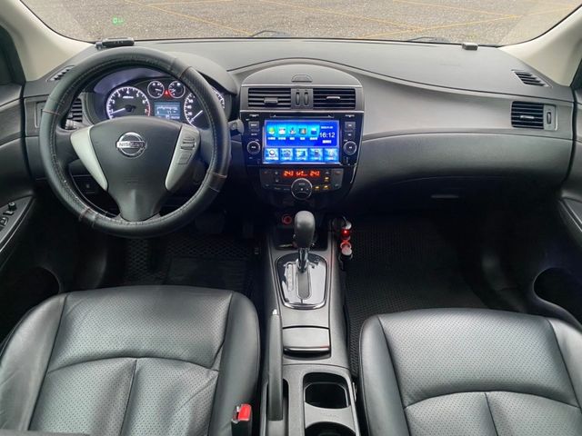 Nissan Tiida  第9張相片