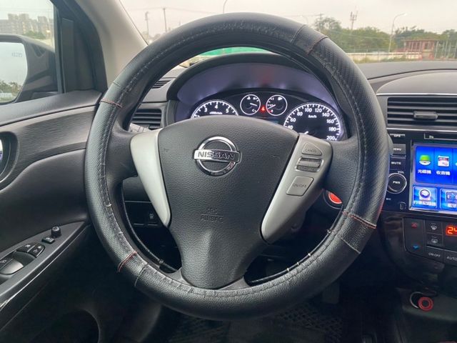 Nissan Tiida  第10張相片