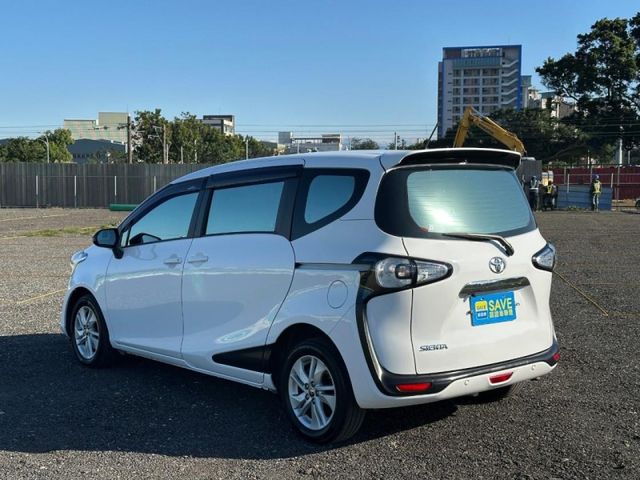 Toyota SIENTA  第2張相片