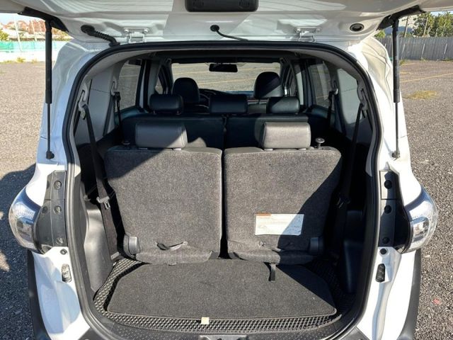 Toyota SIENTA  第5張相片