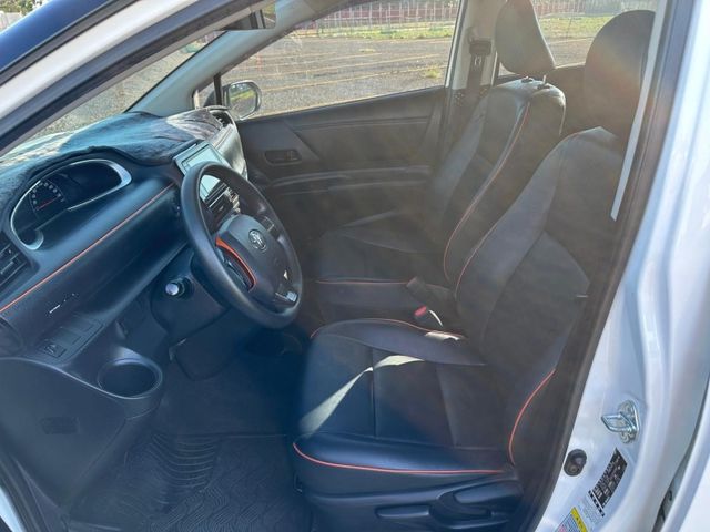 Toyota SIENTA  第6張相片