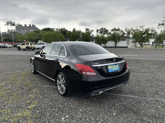 Mercedes-Benz/賓士 C300  第12張相片