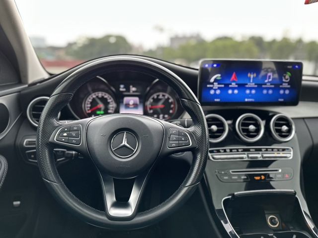 Mercedes-Benz/賓士 C300  第17張相片