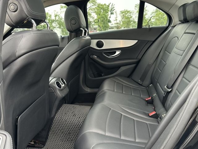 Mercedes-Benz/賓士 C300  第18張相片