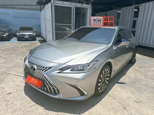 Lexus ES  第1張相片