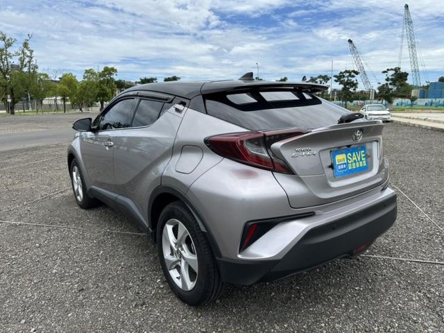 Toyota C-HR  第5張相片
