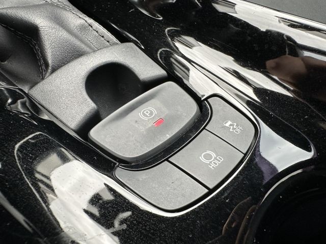 Toyota C-HR  第16張相片