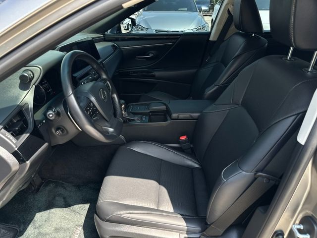 Lexus ES  第6張相片