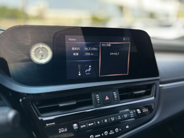 Lexus ES  第8張相片