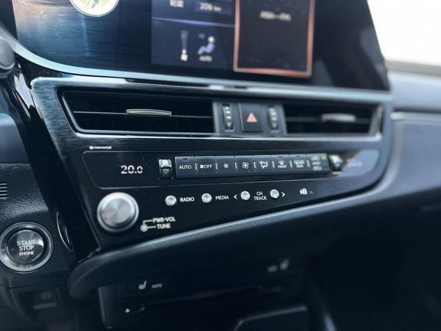 Lexus ES  第12張相片