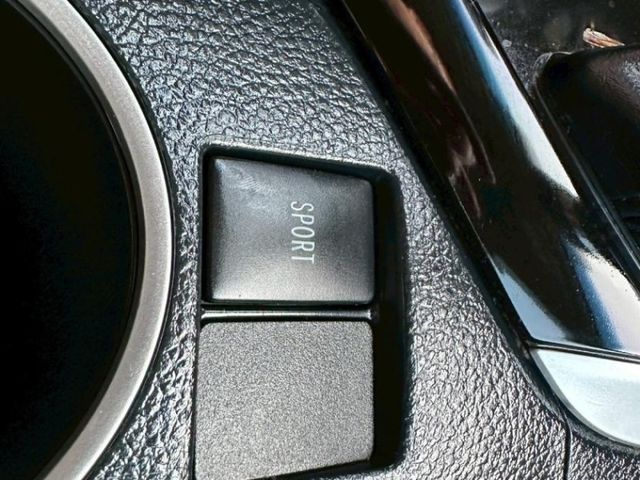 Toyota ALTIS  第15張相片