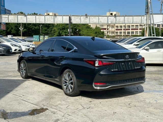 Lexus ES  第4張相片