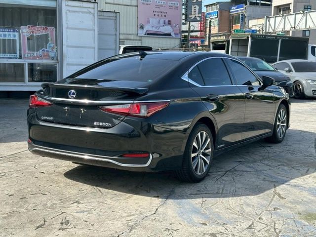 Lexus ES  第5張相片