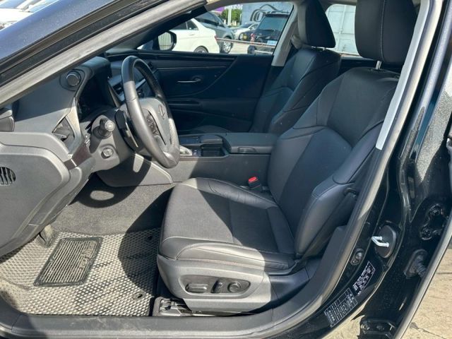 Lexus ES  第20張相片