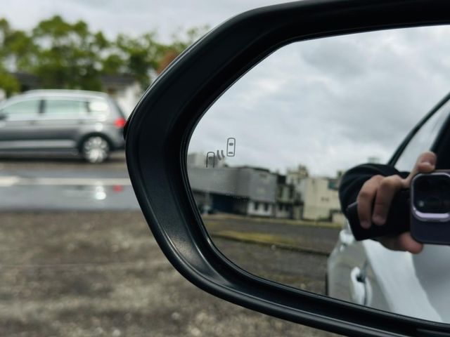 Toyota Auris  第1張相片