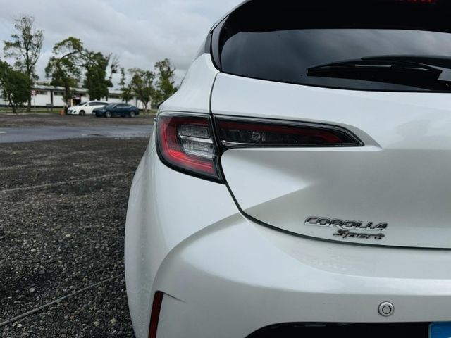 Toyota Auris  第9張相片