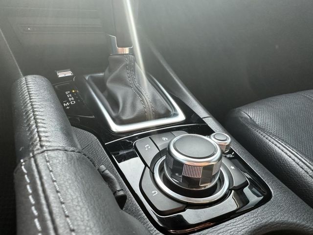 Mazda Mazda3  第18張相片