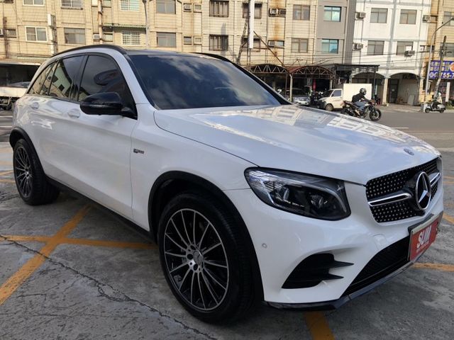 一手車 里程保證 鈑件原 中華賓士總代理 9速手自排變速系統 雙渦輪增壓 配備齊全 認證車 有保固 可貸款  第3張相片