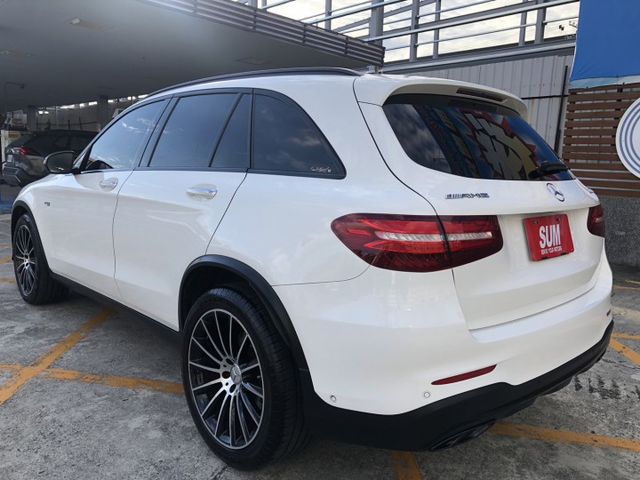 一手車 里程保證 鈑件原 中華賓士總代理 9速手自排變速系統 雙渦輪增壓 配備齊全 認證車 有保固 可貸款  第4張相片