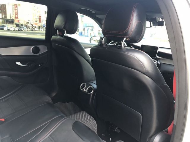 一手車 里程保證 鈑件原 中華賓士總代理 9速手自排變速系統 雙渦輪增壓 配備齊全 認證車 有保固 可貸款  第11張相片
