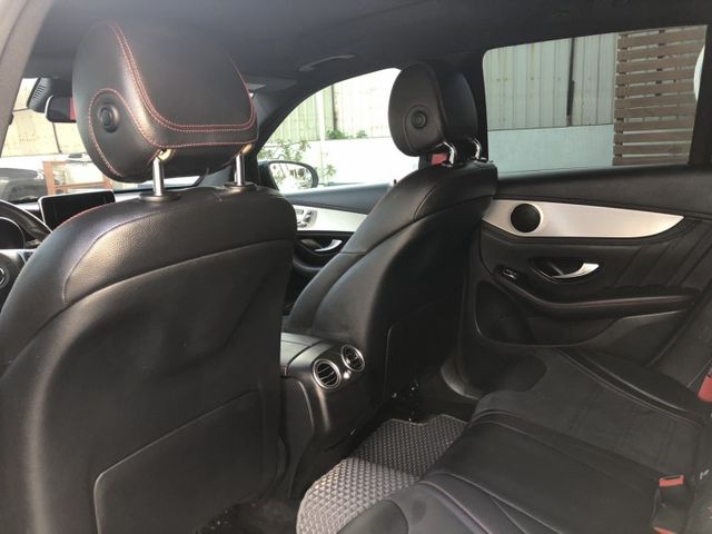 一手車 里程保證 鈑件原 中華賓士總代理 9速手自排變速系統 雙渦輪增壓 配備齊全 認證車 有保固 可貸款  第12張相片
