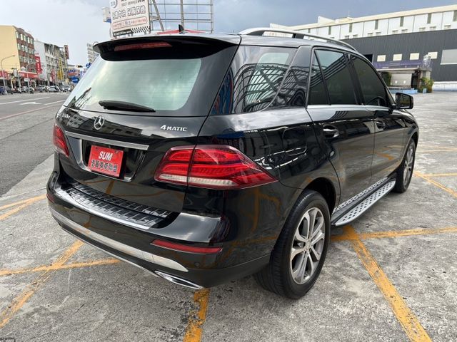 一手車 鈑件原 里程保證 總代理 柴油引擎 九速手自排 四輪傳動 電動座椅 電動尾門 電動天窗認證車有保固可貸款  第5張相片