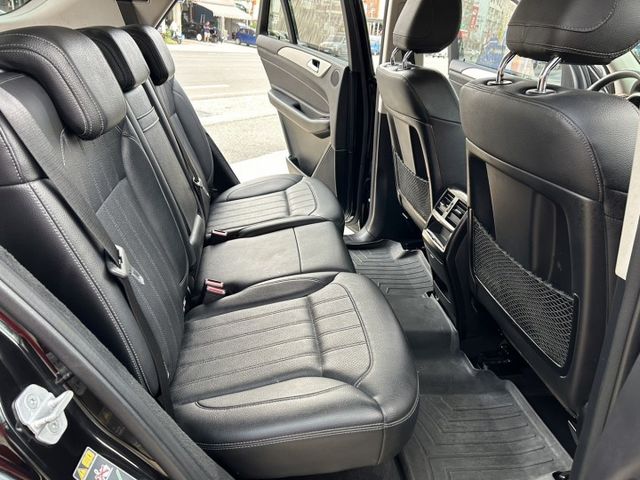 一手車 鈑件原 里程保證 總代理 柴油引擎 九速手自排 四輪傳動 電動座椅 電動尾門 電動天窗認證車有保固可貸款  第12張相片