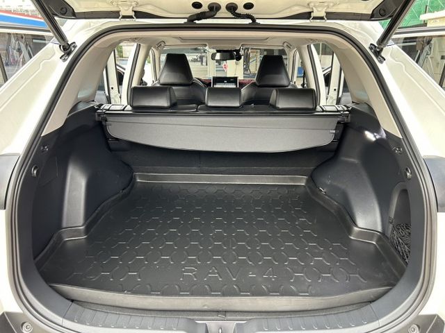 Hybrid旗艦版 油電混合 鈑件原 4WD 里程保證 免鑰匙啟動車門鎖 ACC環景 電動尾門 全景天窗 認證車  第14張相片