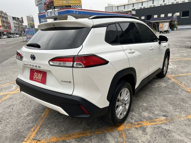 油電豪華版 原鈑件 里程保證 只跑3萬多公里 低里程 免鑰匙啟動車門鎖 ACC跟車 AEB自動緊急煞車 衛星導航 認證車  第3張相片