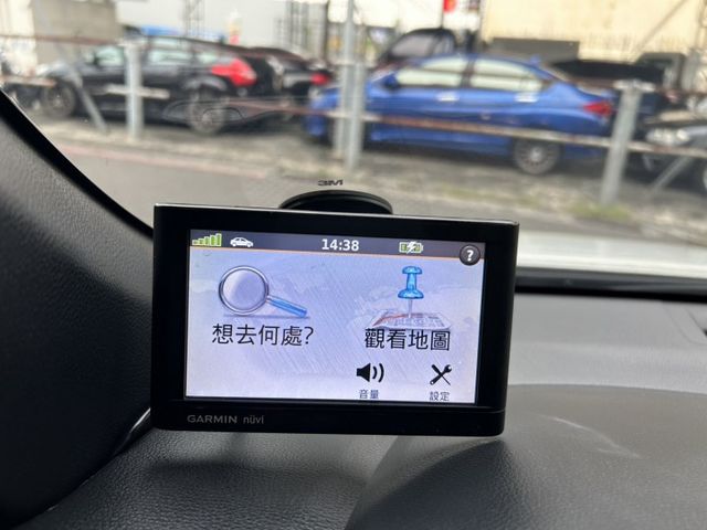 油電豪華版 原鈑件 里程保證 只跑3萬多公里 低里程 免鑰匙啟動車門鎖 ACC跟車 AEB自動緊急煞車 衛星導航 認證車  第7張相片