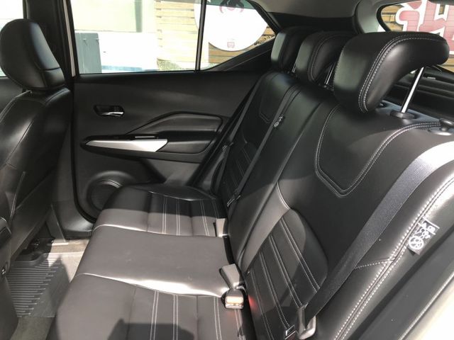 頂級版 一手車 鈑件原 里程保證 空力套件 車頂行李架 環景 免鑰匙啟動車門鎖 車道偏離警示 自動緊急煞車 認證車有保固  第16張相片