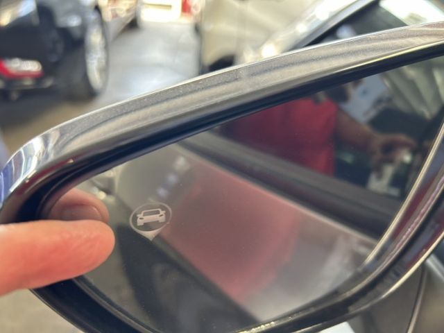 盲點偵測 定速 Android機 倒車顯影 環景 電尾門 一手車 原鈑件 里程保證 認證車 原廠保固中 可貸款  第6張相片