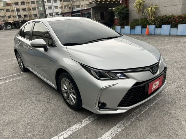 尊爵版 輕油電 只跑5萬多公里 低里程  里程保證 ACC 跟車 免持鑰匙啟動 7安 盲點偵測警示系統 認證車 可貸款  第2張相片