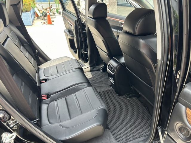 一手車 鈑件原 頂級配備 渦輪增壓 低里程 僅跑3萬多公里 里程保證 全景天窗 盲點 跟車 道路偏移  第15張相片