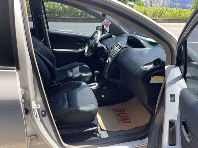 一手車 鈑件原  里程保證 小車大空間 妥善率好 省油 好停車 經濟實惠 認證車 優質代步五門掀背式小轎車款  第14張相片