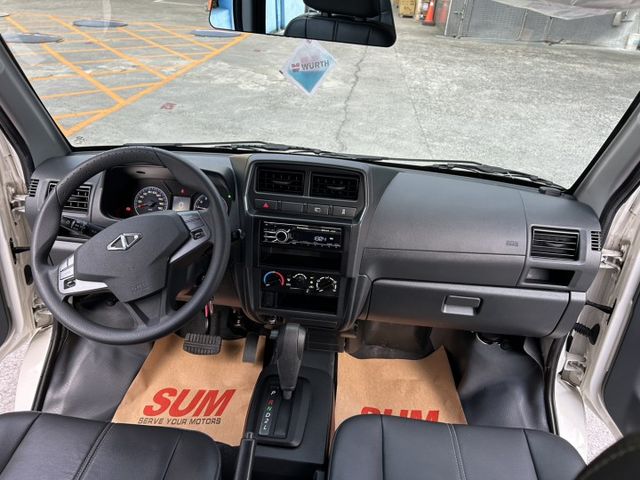 自排 鈑件原 僅跑4萬多 里程保證 方向盤快控鍵 定速 盲點偵測  ISOFIX 倒車雷達 五人座椅認證車 原廠保固中  第5張相片