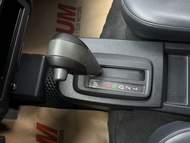 自排 鈑件原 僅跑4萬多 里程保證 方向盤快控鍵 定速 盲點偵測  ISOFIX 倒車雷達 五人座椅認證車 原廠保固中  第6張相片