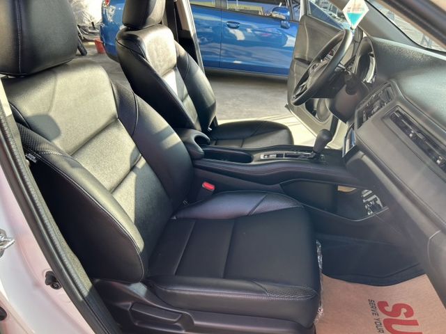 VTi-S 鈑件原 僅跑4萬多 里程保證  I-KEY 方向盤快撥鍵 定速 換檔快撥片 恆溫 藍芽 認證車有保固可貸款  第10張相片
