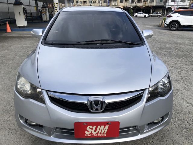 里程保證  安卓影音系統 有恆溫   HID頭燈 電動天窗 里程電腦   換檔快撥鍵 方向盤快控鍵 認證車 可貸款  第2張相片