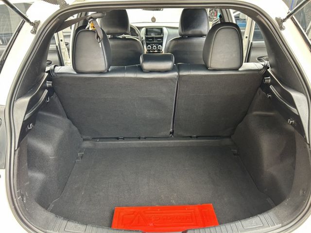 經典版 鈑件原 里程保證  小車大空間 省油 CP值高 妥善率好 故障率低 好停車 認證車 有保固 可貸款  第12張相片