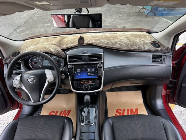 Turbo版 免鑰匙啟動車門鎖 盲點 環景 空力套件 恆溫空調 分區溫控 後座出風口 循跡防滑 認證車 有保固 可貸款  第5張相片